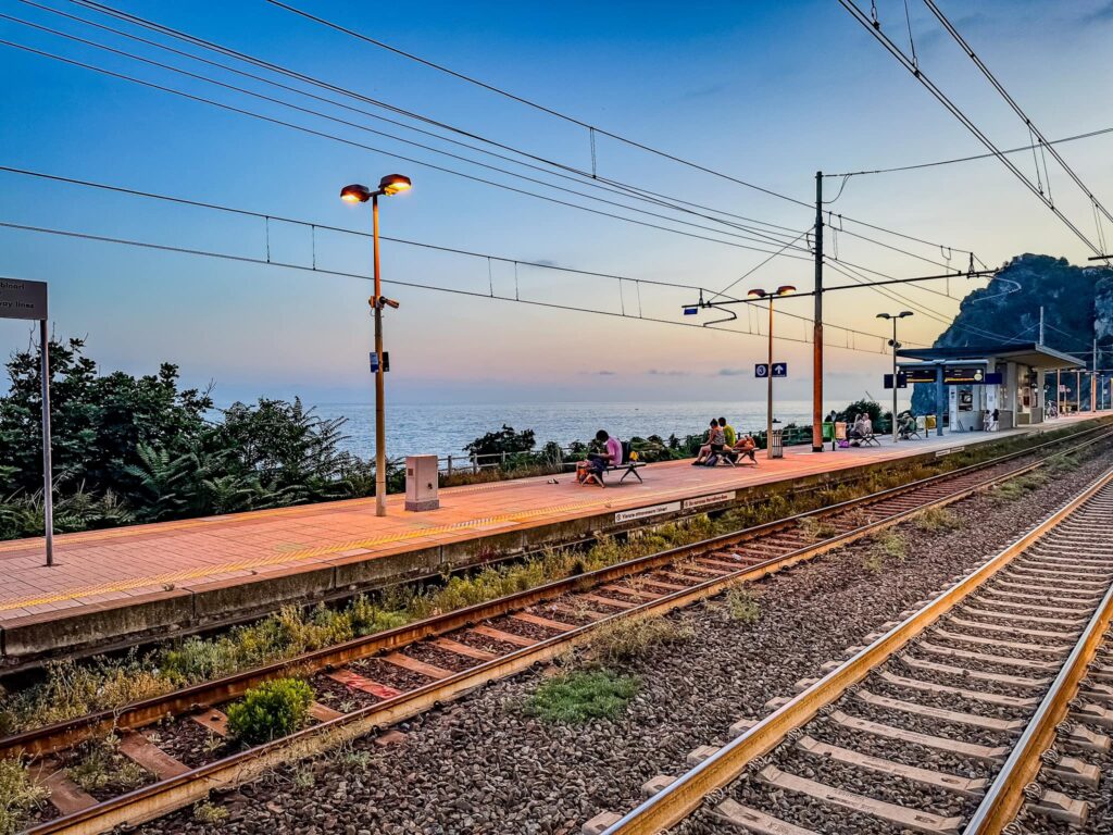 Train CInque Terre itinerary