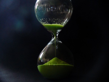 sand-white-glass-clock-time-hour-1200820-pxhere.com